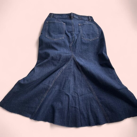 Banana Republic Dark Denim Skirt - Picture 4 of 8